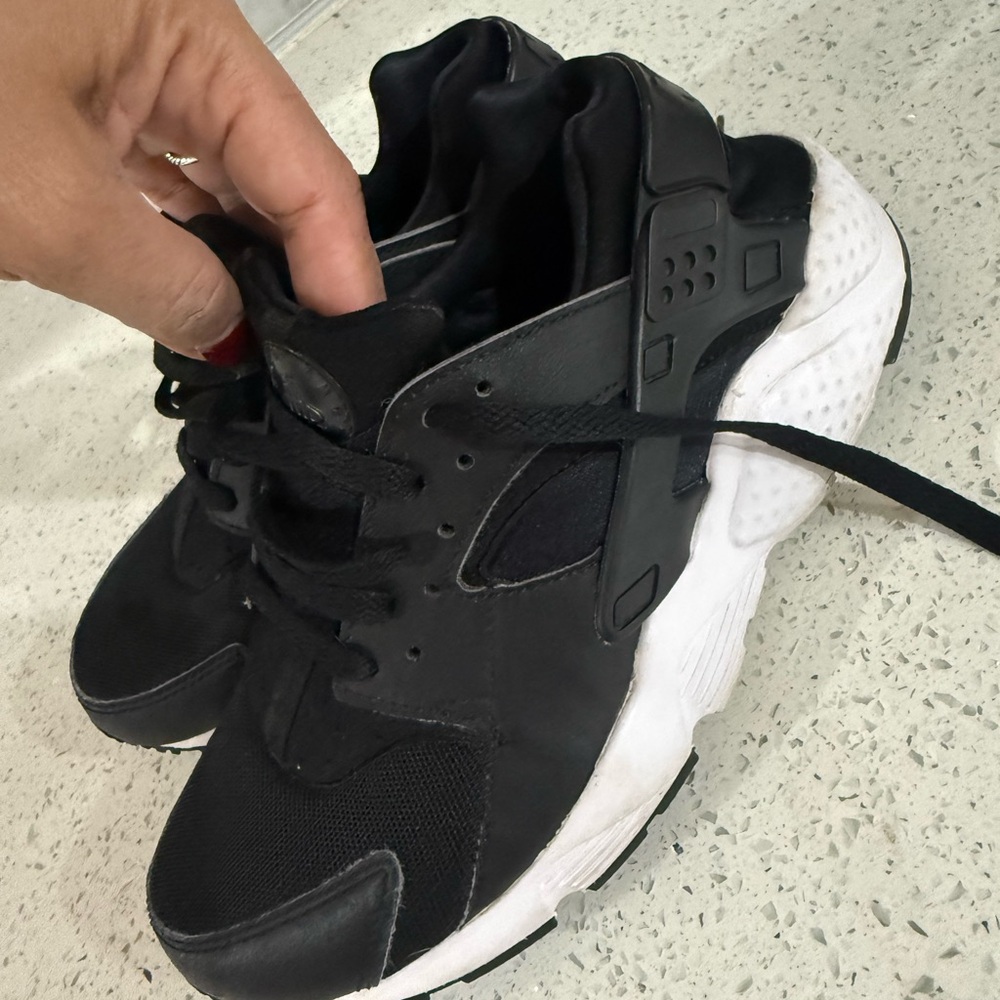 Nike Black and White Athletic Shoes